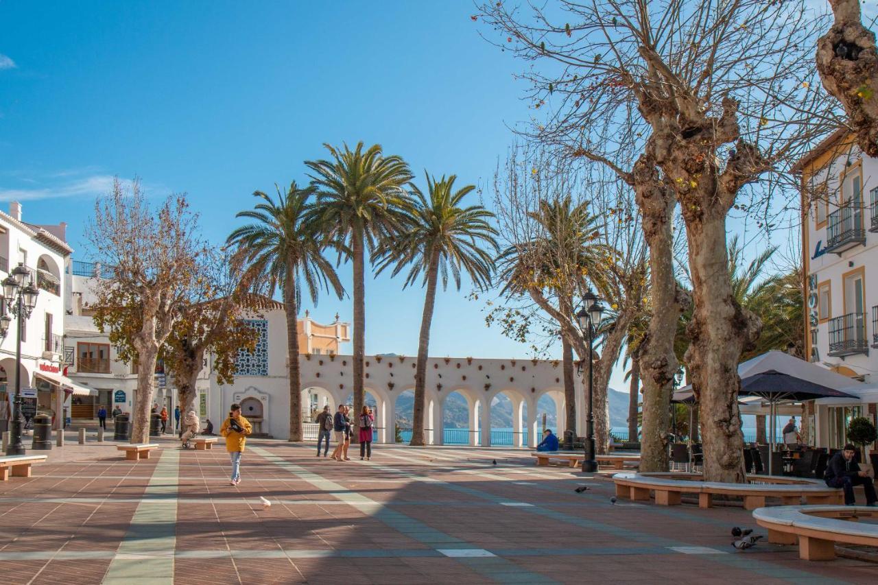 Apartamentos Vacacional En Plaza De Espana Nerja Exterior foto